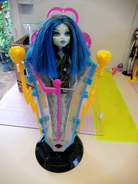monster high dolls entertainer